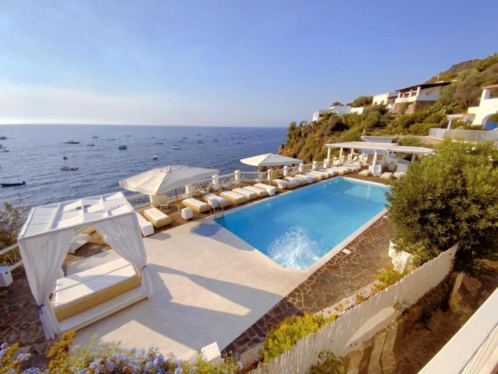 La Piazza Luxury Hotel & Spa Panarea Exteriör bild