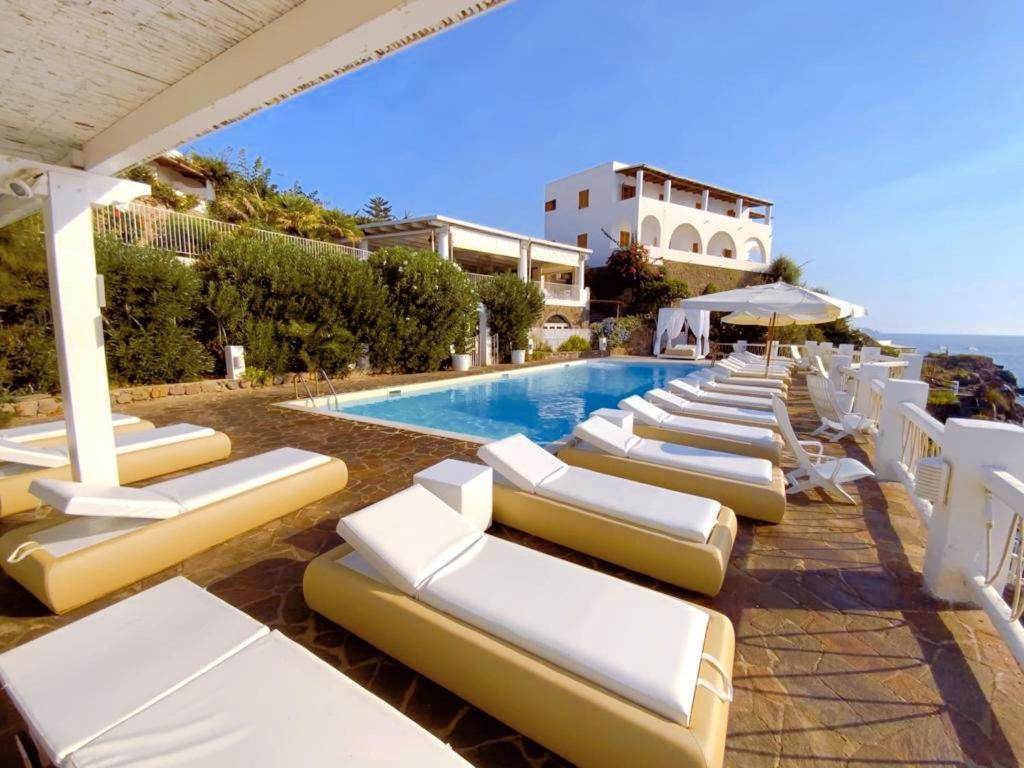 La Piazza Luxury Hotel & Spa Panarea Exteriör bild