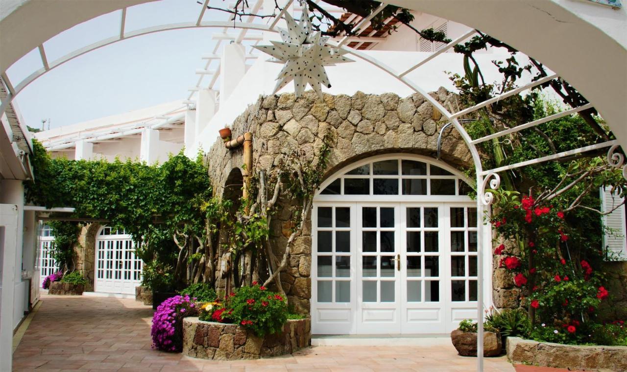 La Piazza Luxury Hotel & Spa Panarea Exteriör bild