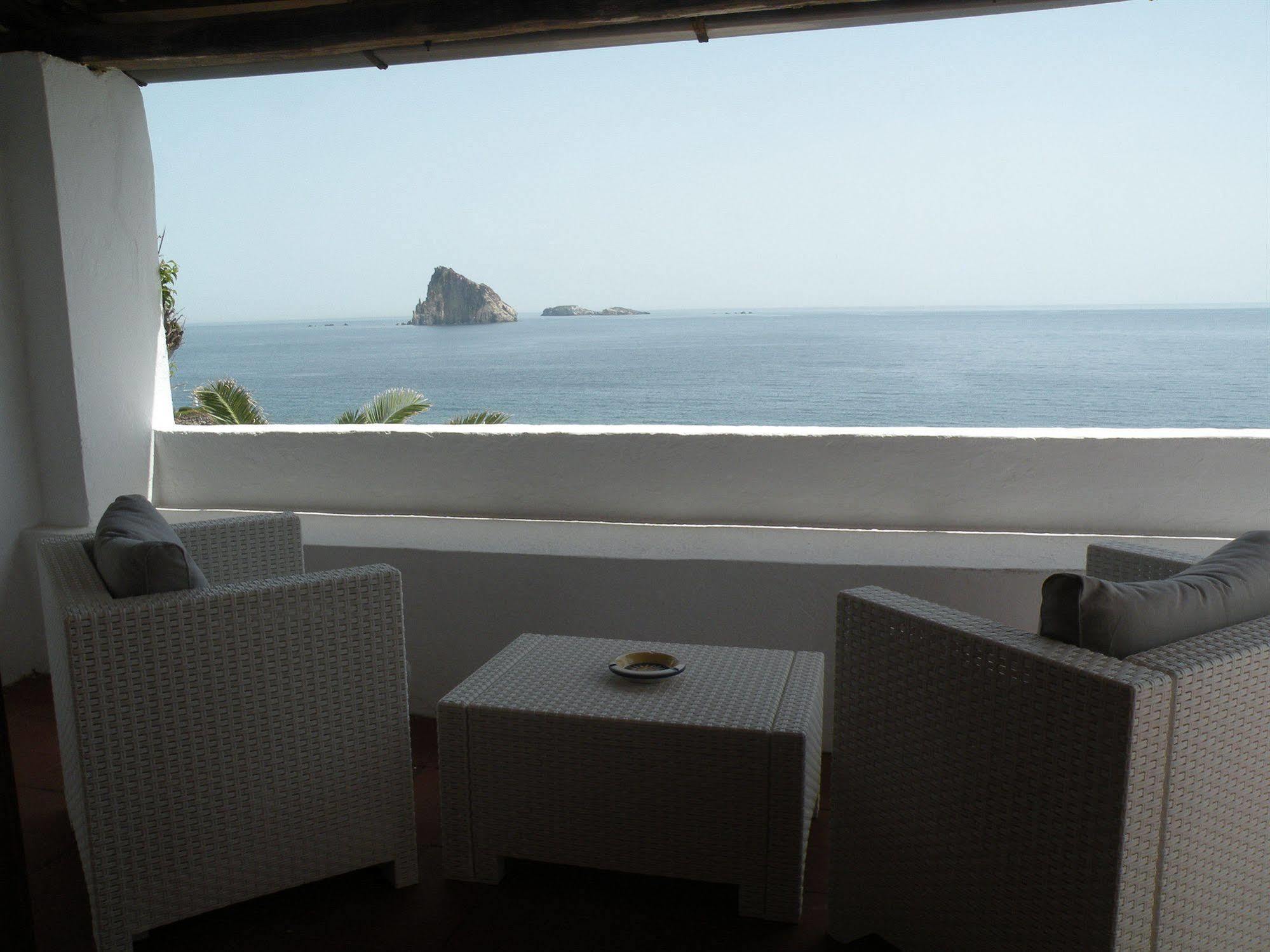 La Piazza Luxury Hotel & Spa Panarea Exteriör bild